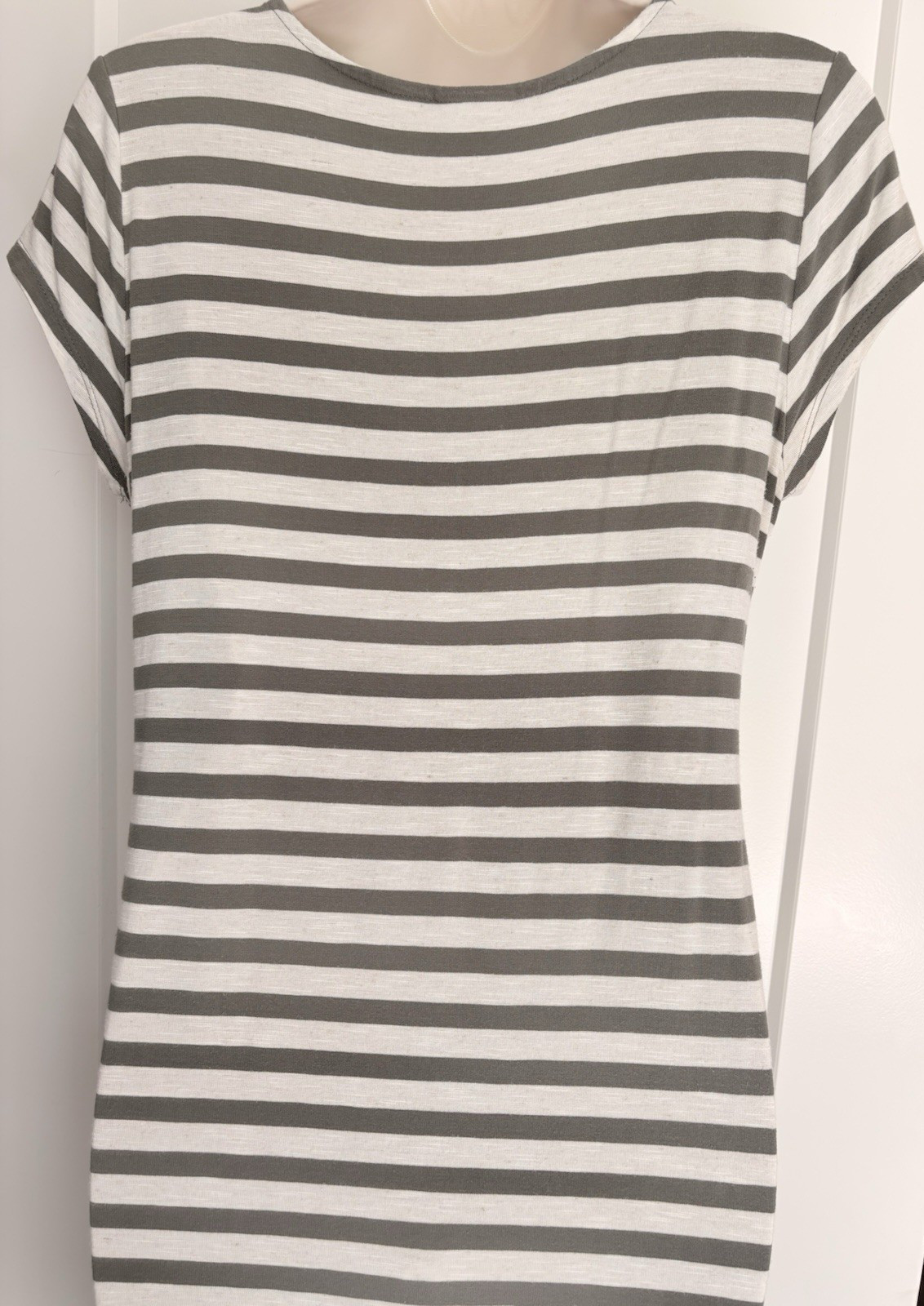 Chico’s 0 Small Dress Grey White Stripe Diagonal Tiers TShirt Style Cap Sleeves