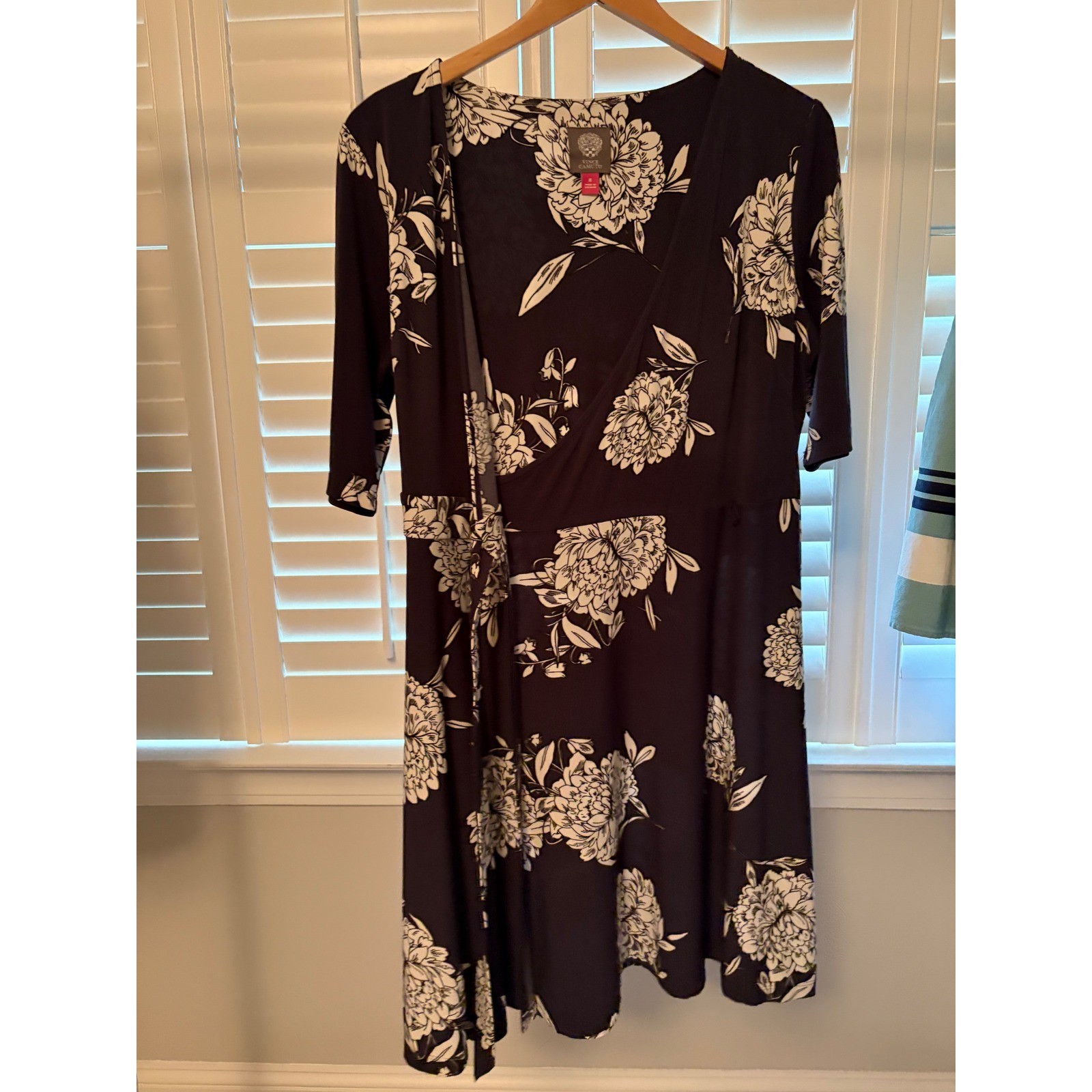 Vince Camuto Navy Blue White Floral Wrap Dress Elbow Sleeve V-Neck Size 8