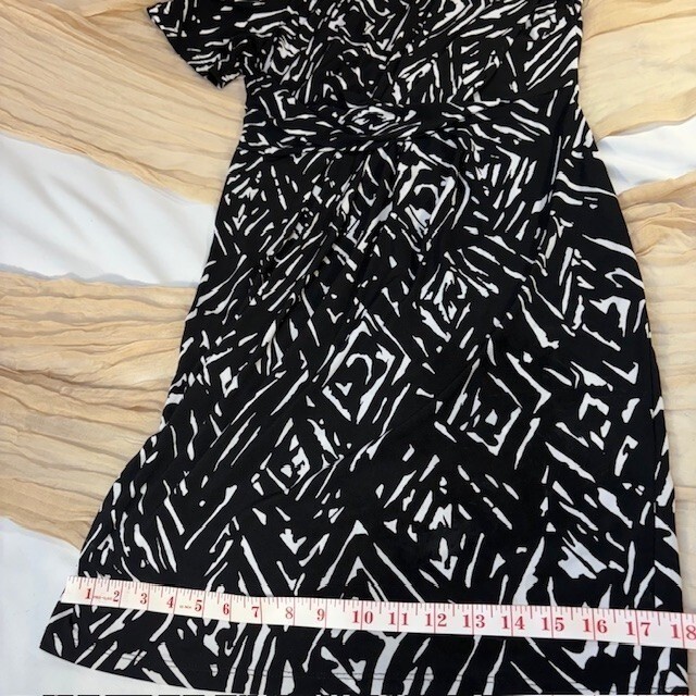 Roz & ALI Black White Geometric Print Short Sleeve Maxi Dress Size S