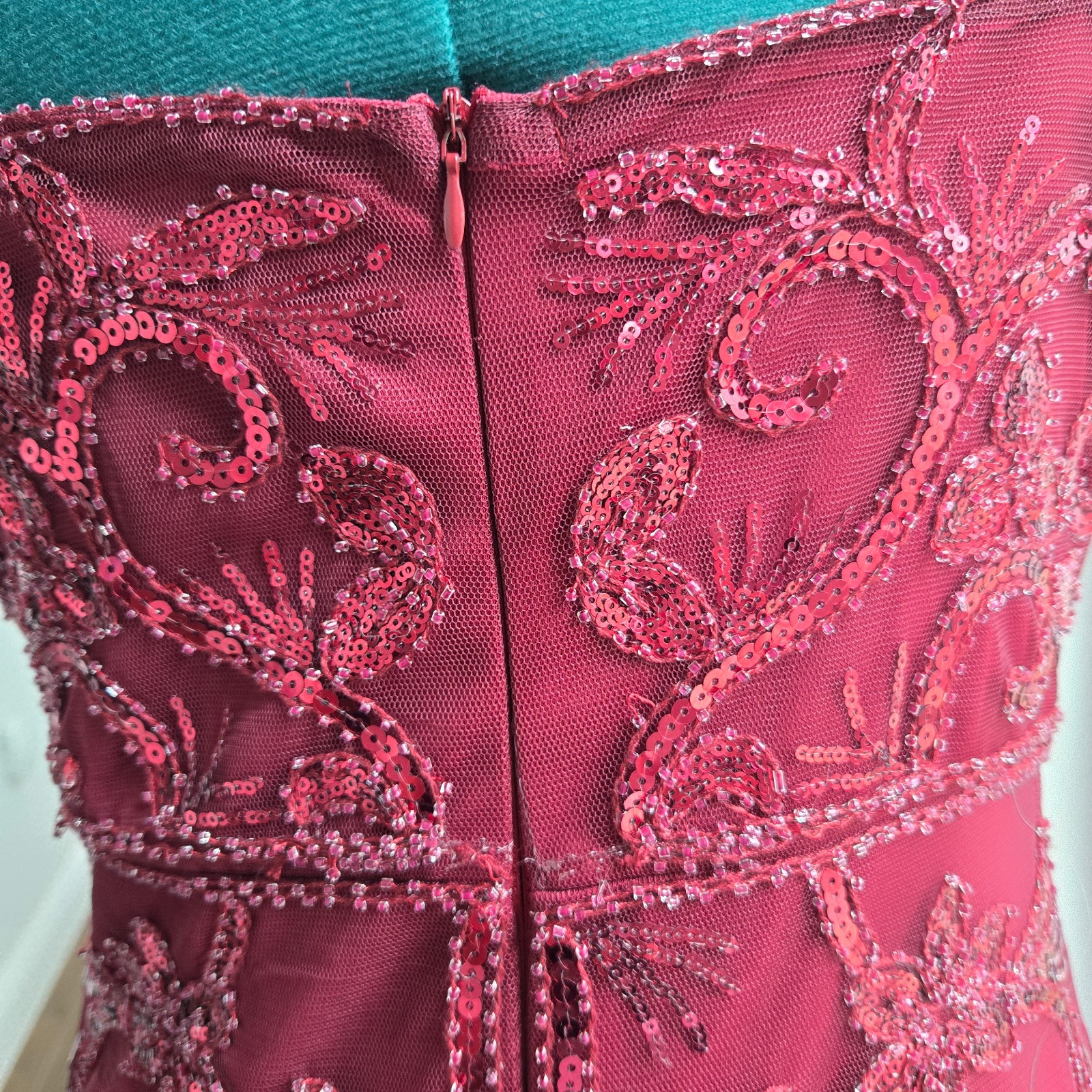 Burgundy Sequined Net Over Lining Mermaid Formal Maxi Prom Sz Small / Medium