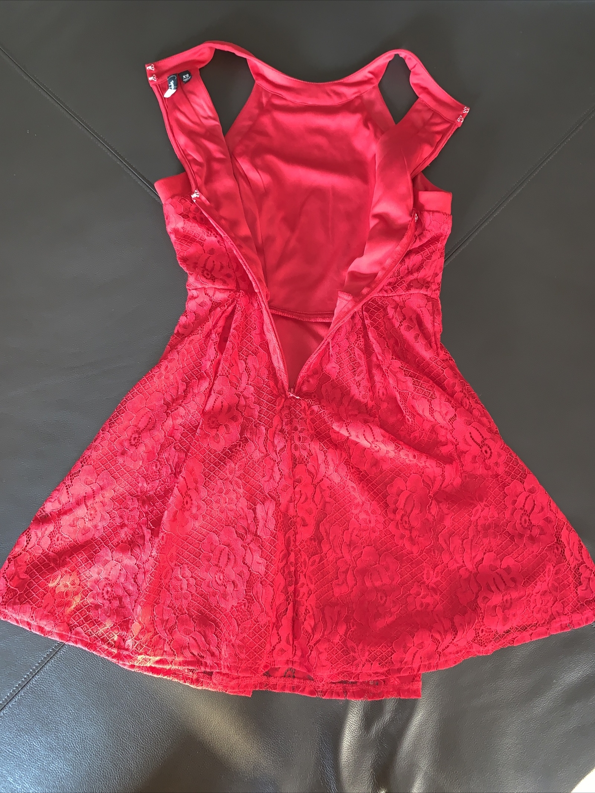 Speechless Juniors’ Red Lace Halter Sleeveless Formal Dress Size XS Retail $398