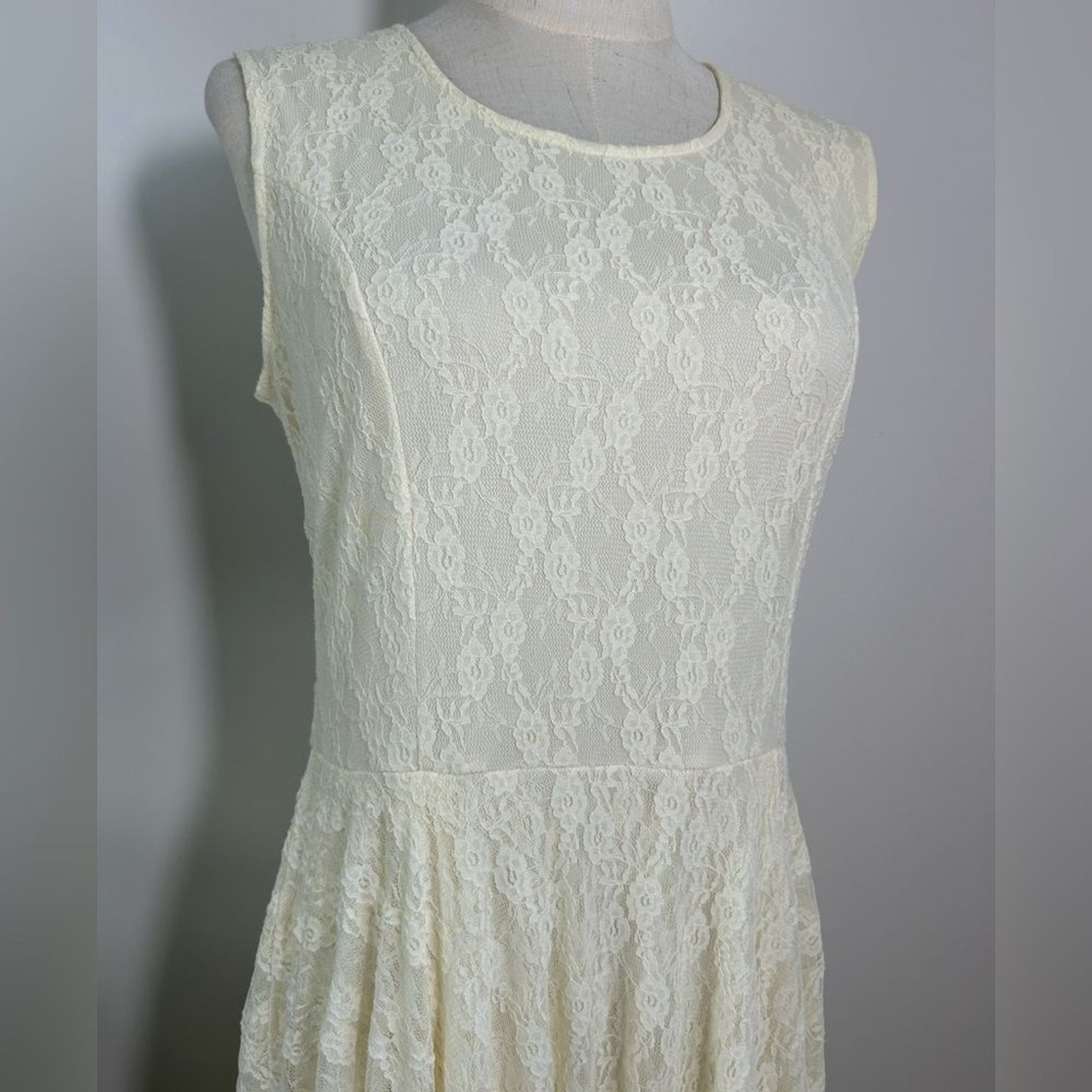 BACK IN THE SADDLE Lace Midi Dress