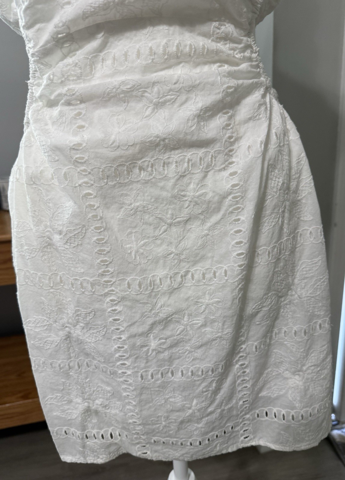 Women’s Pants Store White Embroidered Eyelet Dress Size L Sleeveless Mini Dress