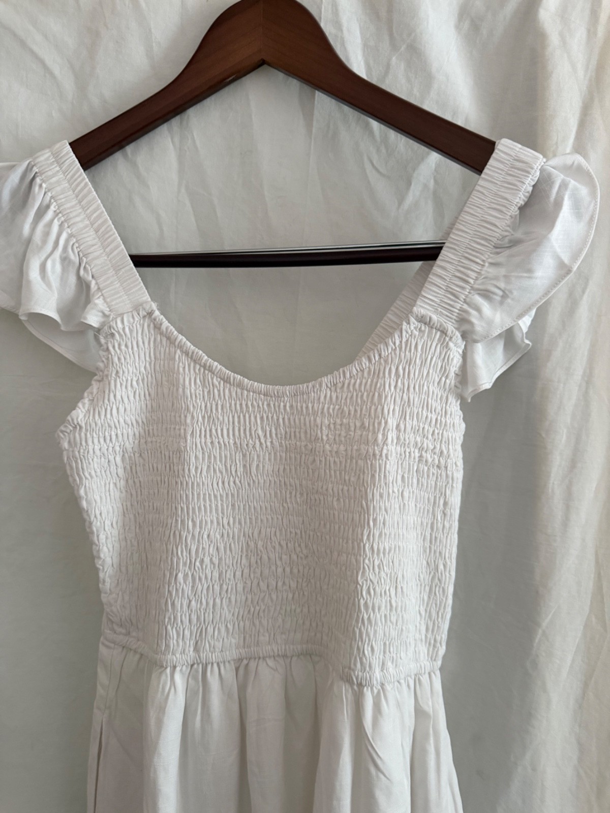 LINAE SIZE SMALL White Rayon Lined Rauch Back Ruffle Sleeves Hem Tiered NWT