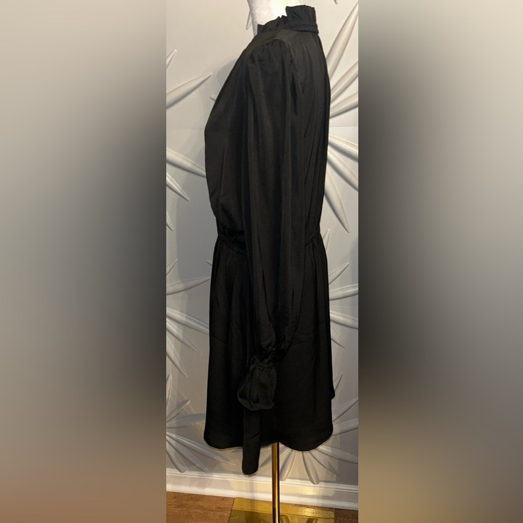 NWT Banana Republic SZ M Black faux wrap dress w/ruffled neckline/bust 32”-38”
