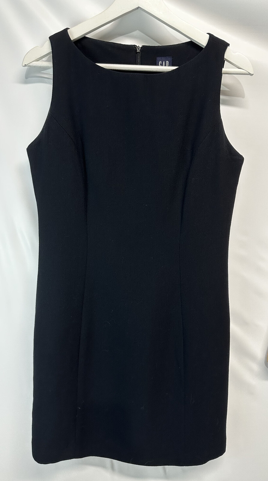 Gap -Classic Elegance-All Seasons/Occasions Little Black Sheath Dress 4