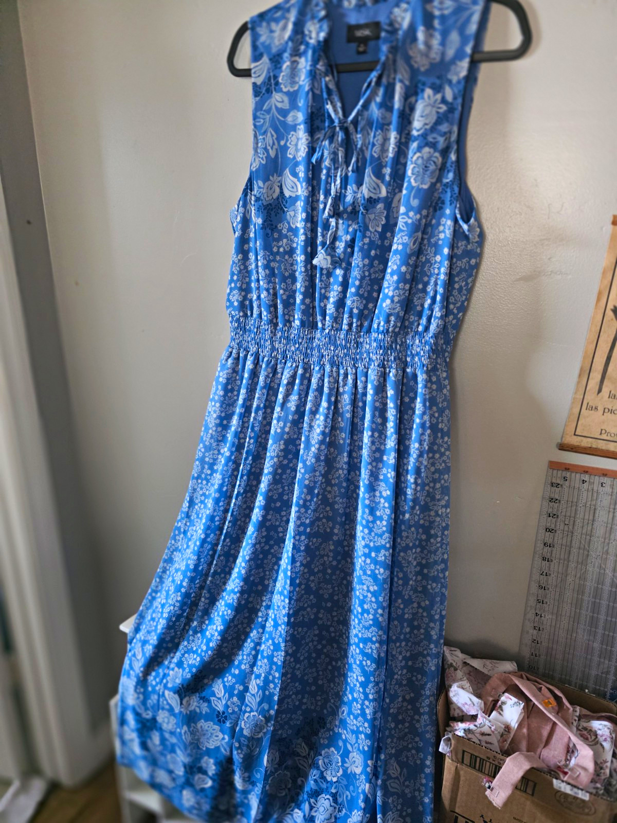 MSK Blue/White Floral V-Neck Sleeveless Smocked Waist A-Line Midi Dress M