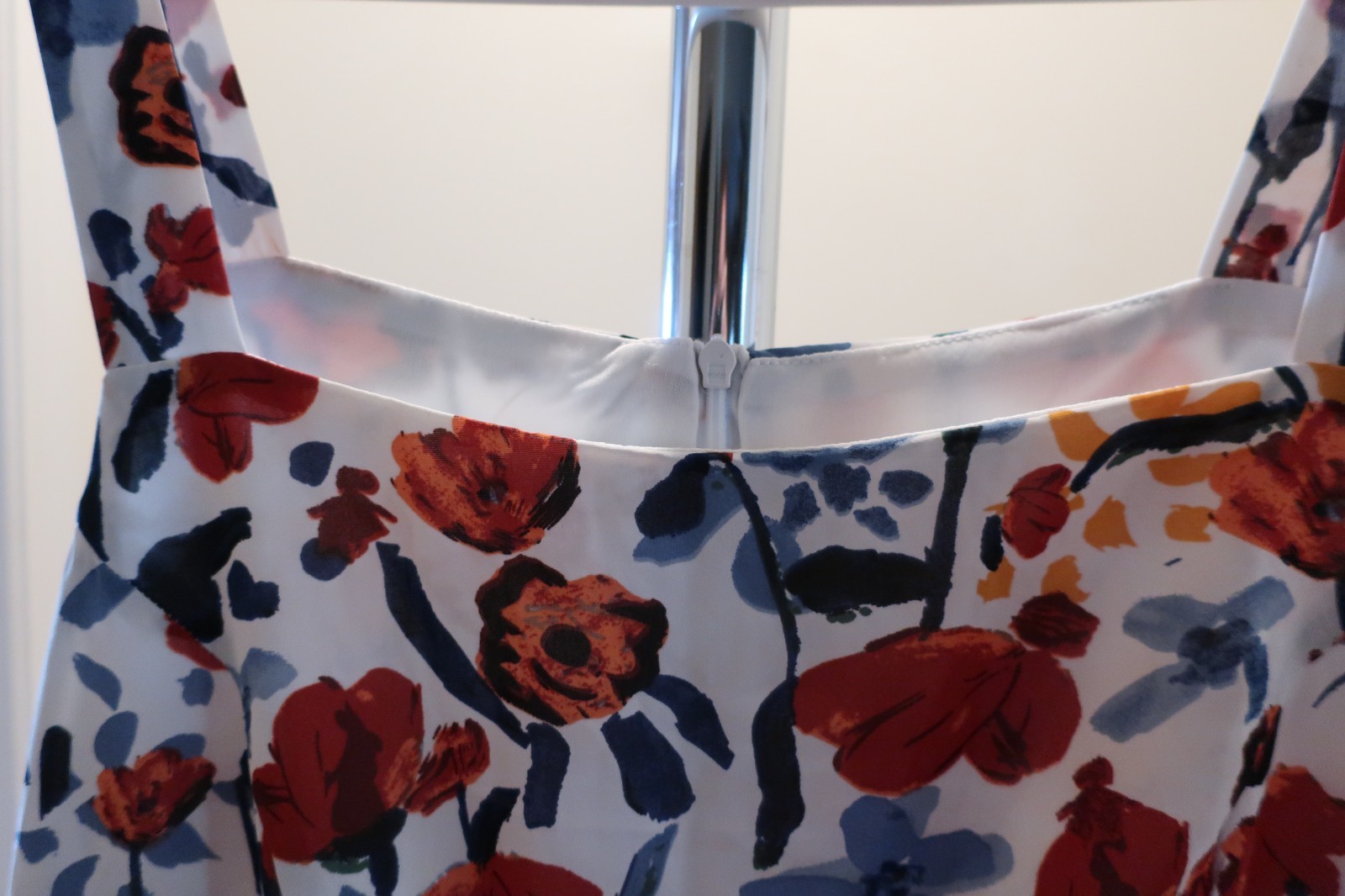 Dazy Red, Orange, and Blue Floral Sleeveless Dress Size Large Fully Lined