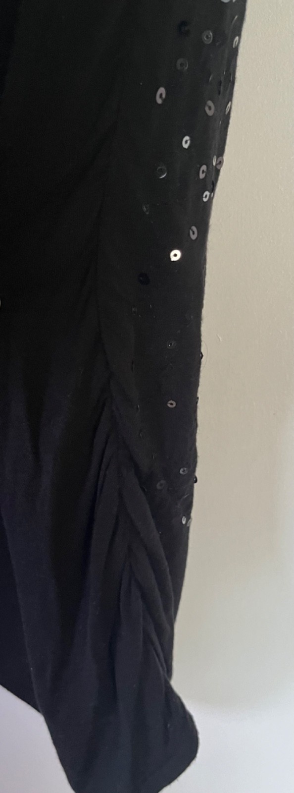 Simple & Sexy Little Black Sequin Side Rouched BCBG Dress Sz M Night Out Beach