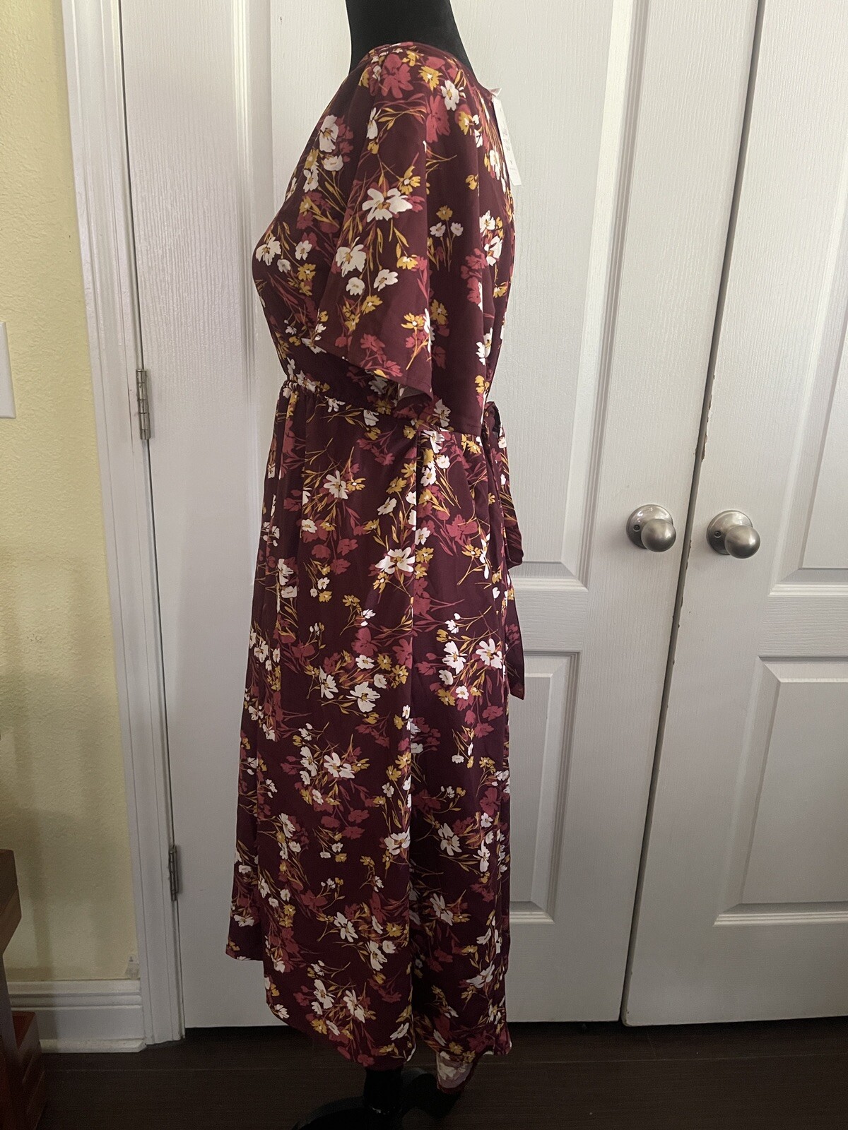 NWT Isabel Maternity by Ingrid & Isabel Burgandy Floral Dress in Multiple Sizes