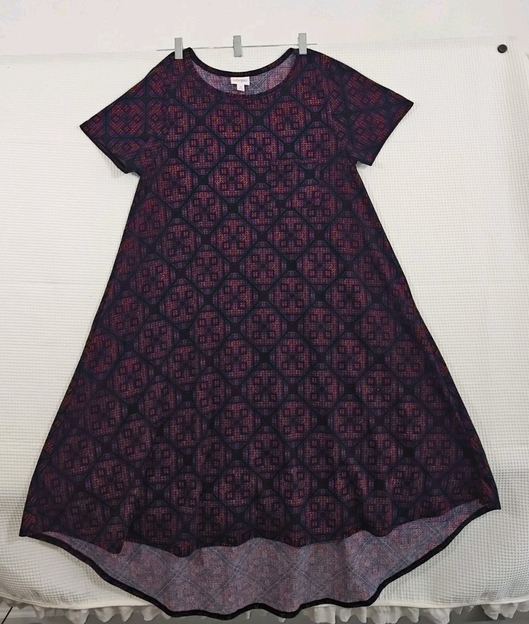 LuLaRoe Carly Dress Womens Medium Purple Geometric High Low Swing Short Sleeve