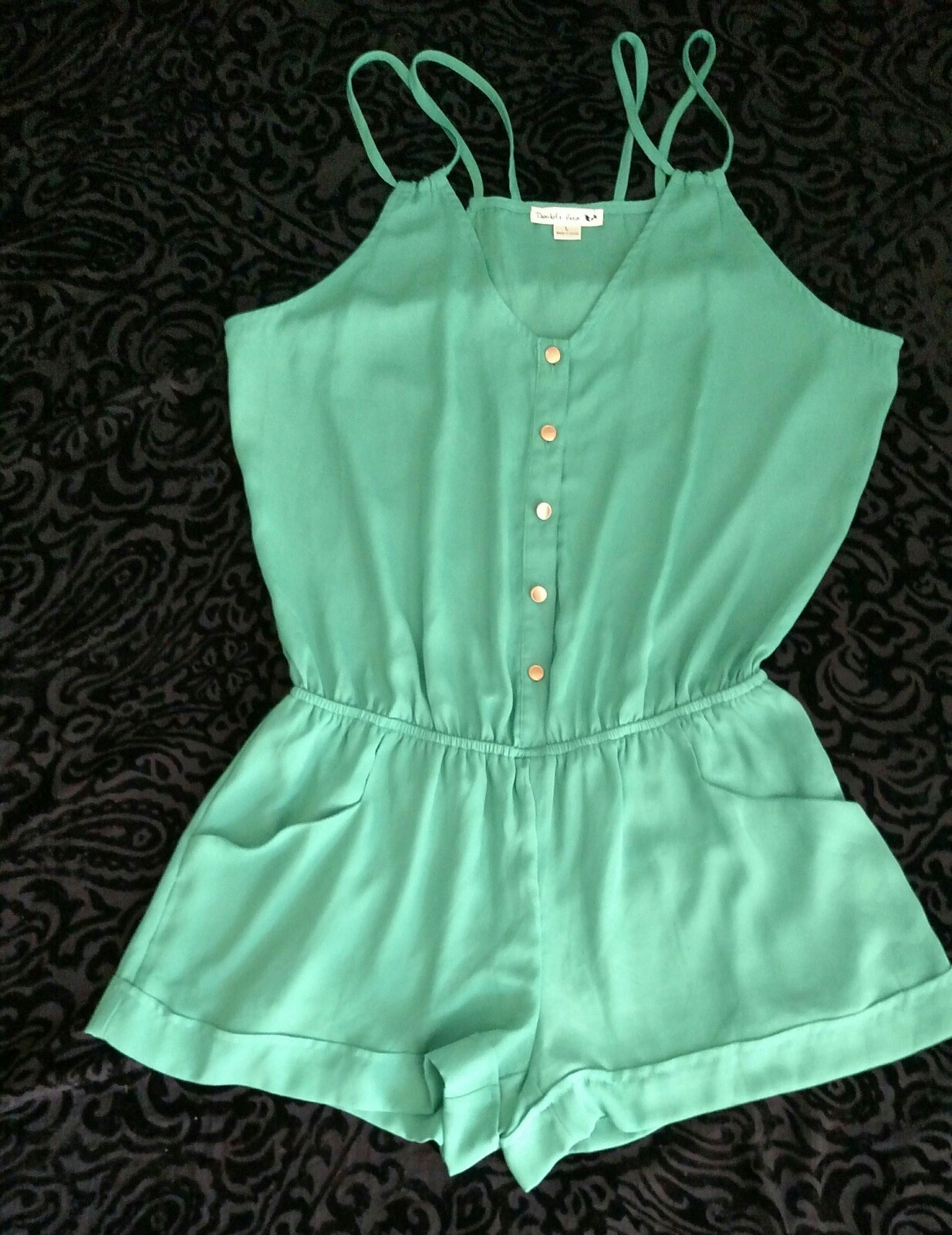DOUBLE ZERO womans Large green Romper 2 front pockets 100% poyester