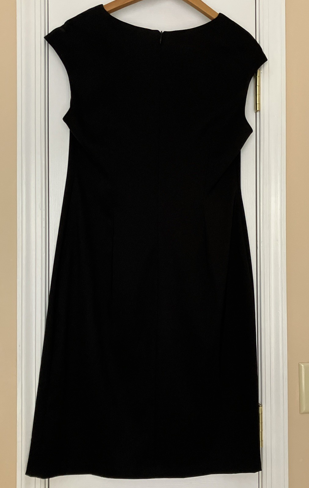 Connected Apparel Black Bodycon Beige Patterned Midi Dress Size 10, V-Neck
