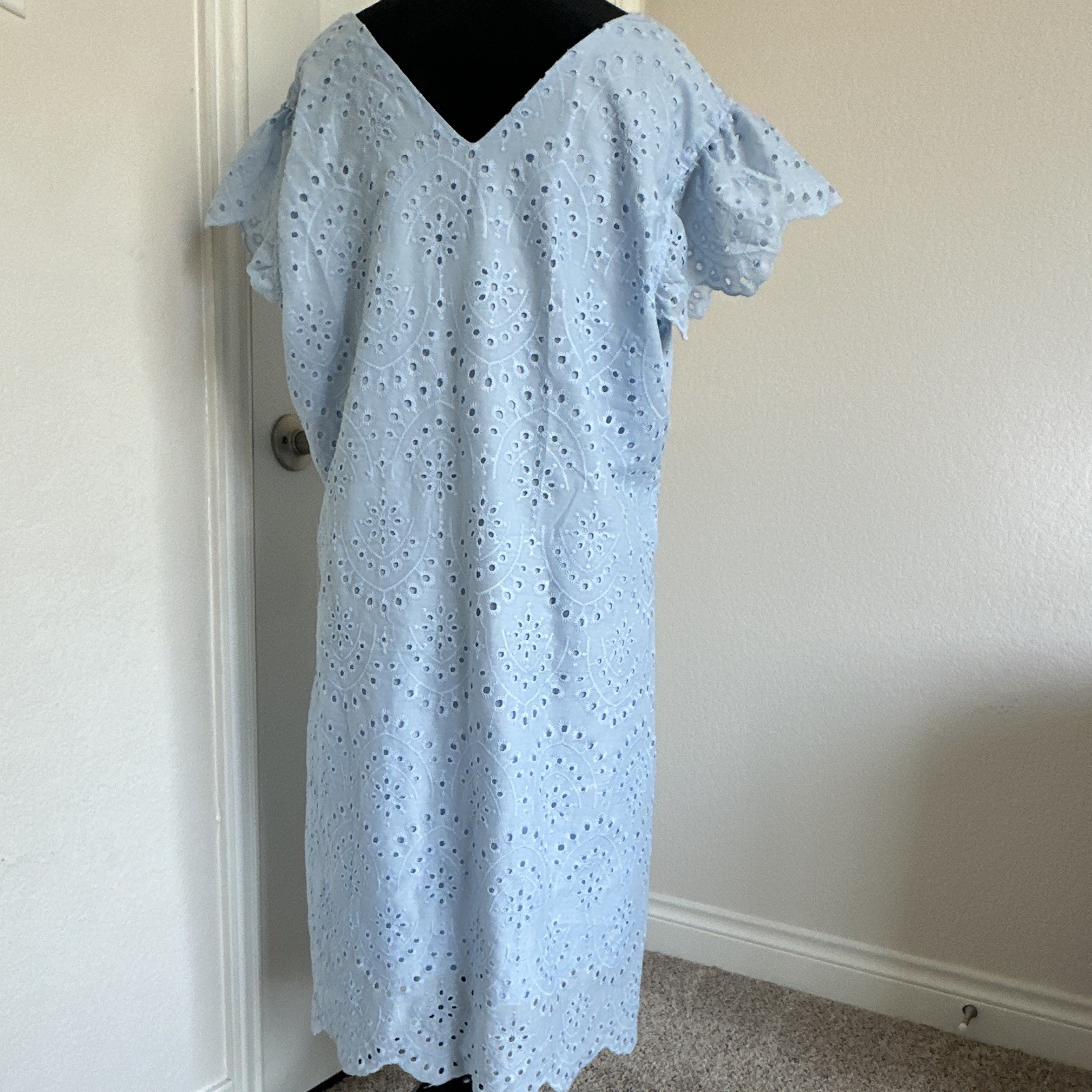 SHEIN Curve 1XL Blue Solid Lace Shift Midi Dress V-Neck Flutter Short Sleeve