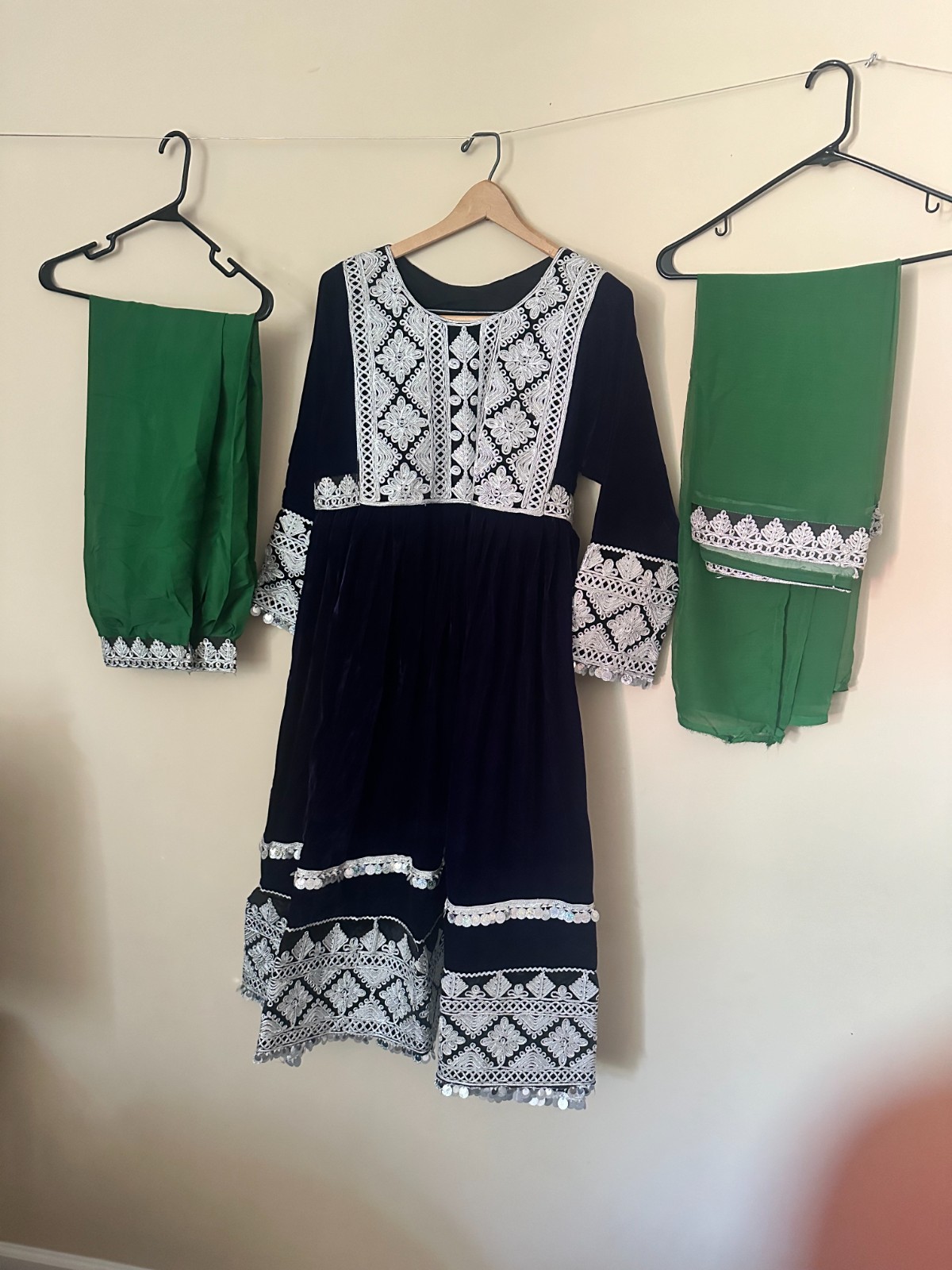 Dress 3 peice woman suit dark blue width 19.5 inches and length 45 inches