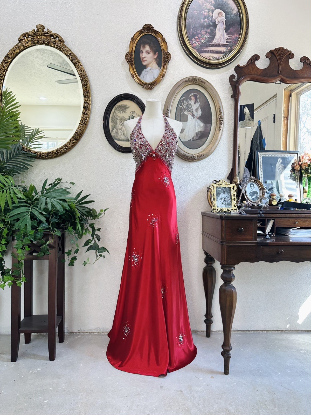 Stunning Vintage Satén Red Evening Gown by My Fashion – Size 6