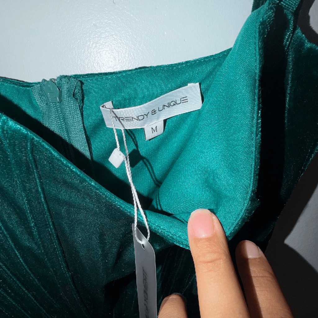 Trendy & Unique Women’s Medium Emerald Green Velvet Ruched Bodycon Mini Dress #1