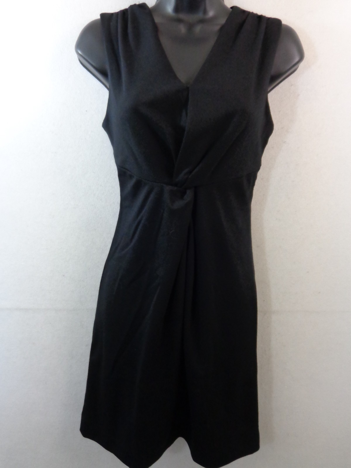 Adrienne Vittadini Dress Women’s 6P Black Sleeveless Shift V Neck New With Tags