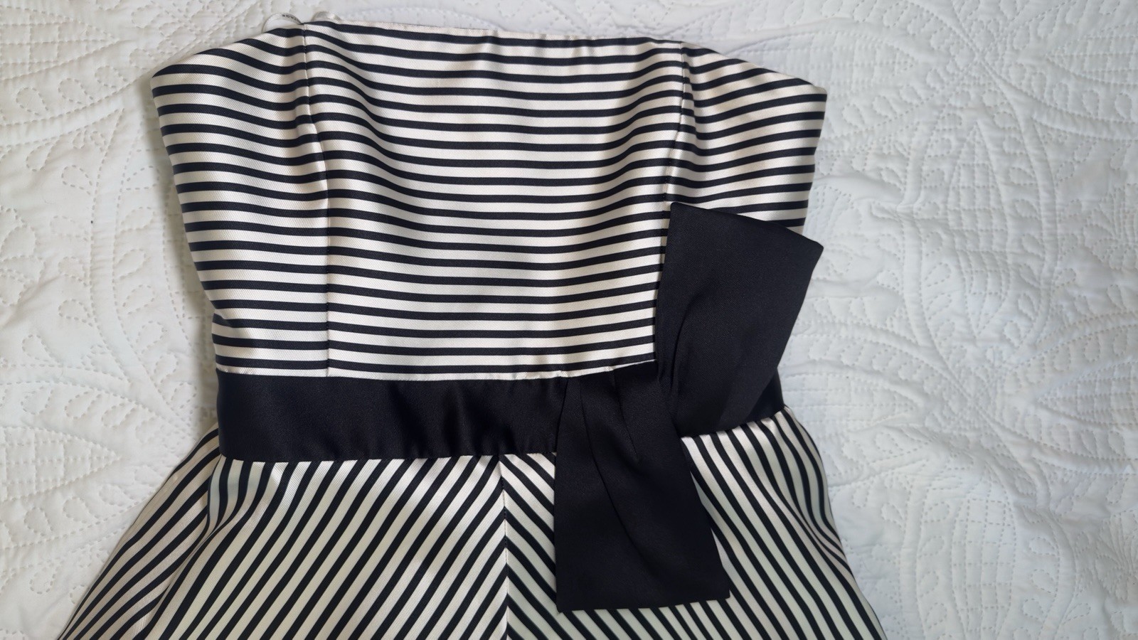 Halston Heritage Strapless Striped Faille Black & Ivory Striped Gown SIze 8