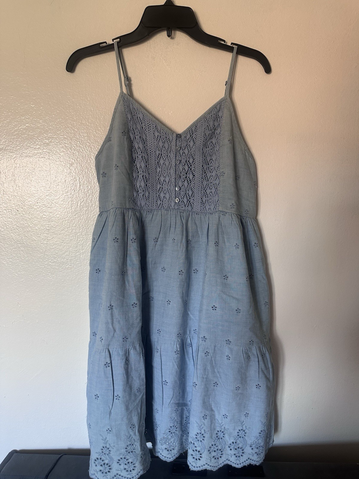Levi’s Blue Eyelet Embroidered Sundress Button Front Pockets Adjustable Straps M