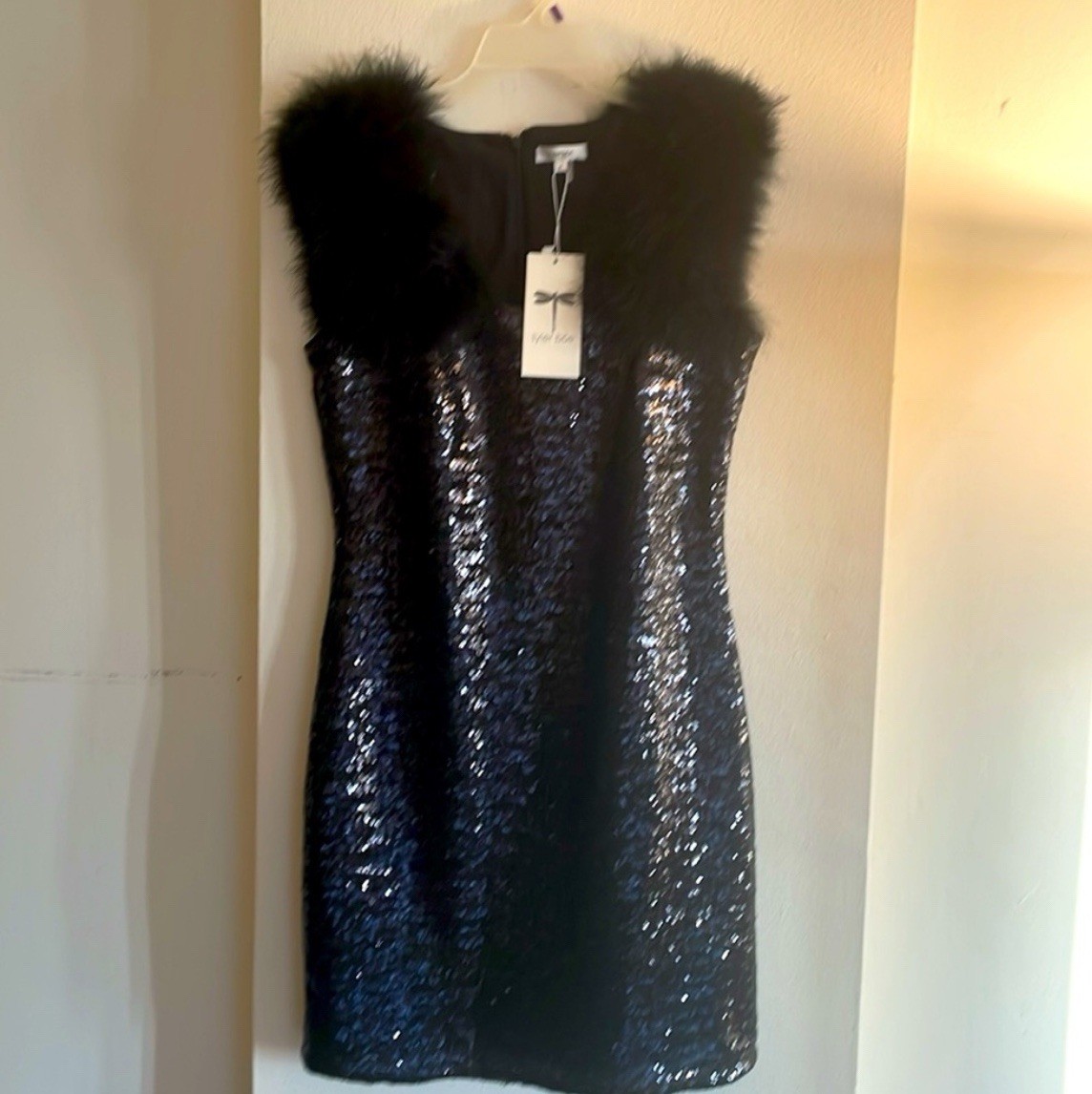 tyler böe Black Sequin 100% Fur Trim Sheath Short Dress V-Neck Sleeveless 8