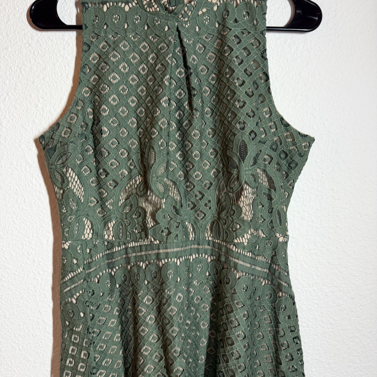 Love, Fire Lace Mini Dress Womens Large Sage Green Lined Sleeveless Back Zip