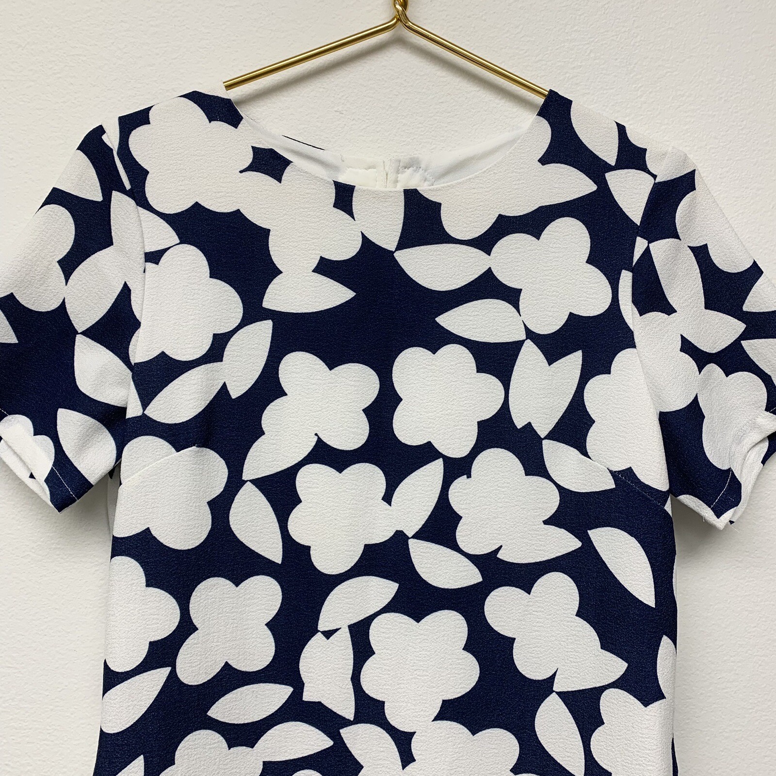 Pink Martini Short Sleeve Sheath Dress Size Small Pockets Navy Blue Crepe Floral