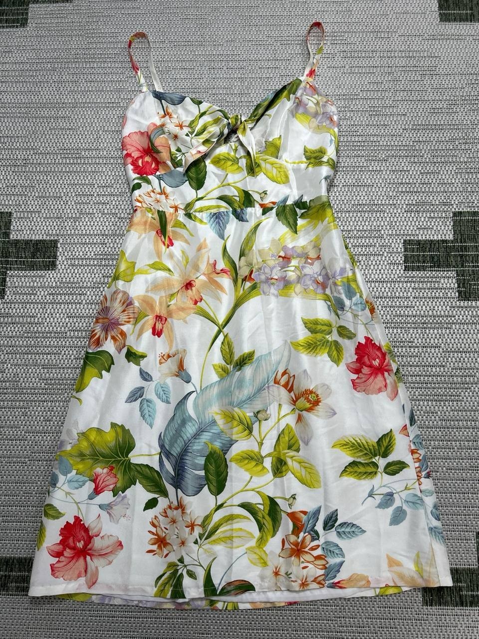 Tommy Bahama Dress Womens Small White Green Blue Red Floral Satin Silk Blouson