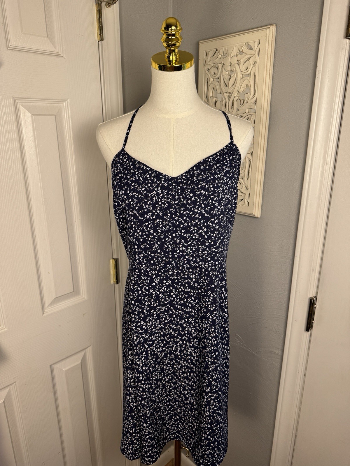 GAP Floral Blue/White V-Neck Spaghetti Strap Smocked Sundress Women’s L