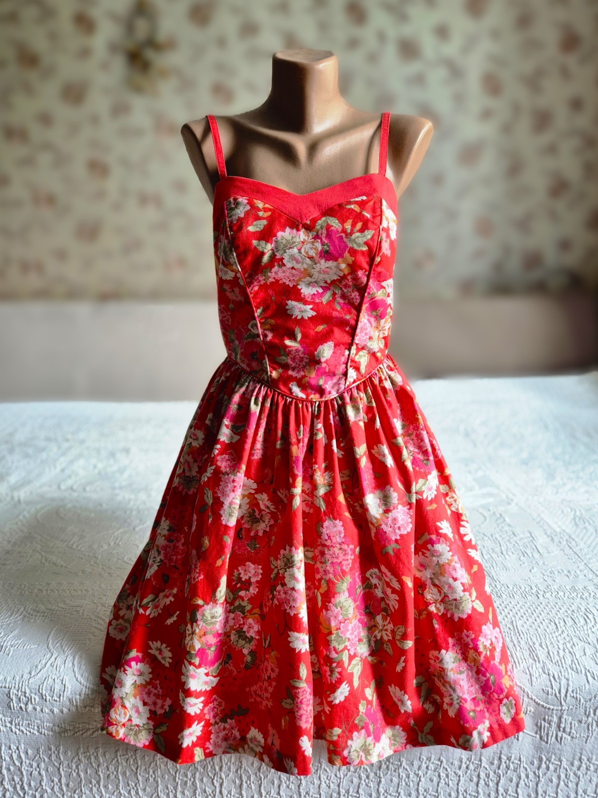 Laura ashley women’s floral print sarafan dress with straps dress from the 1980s