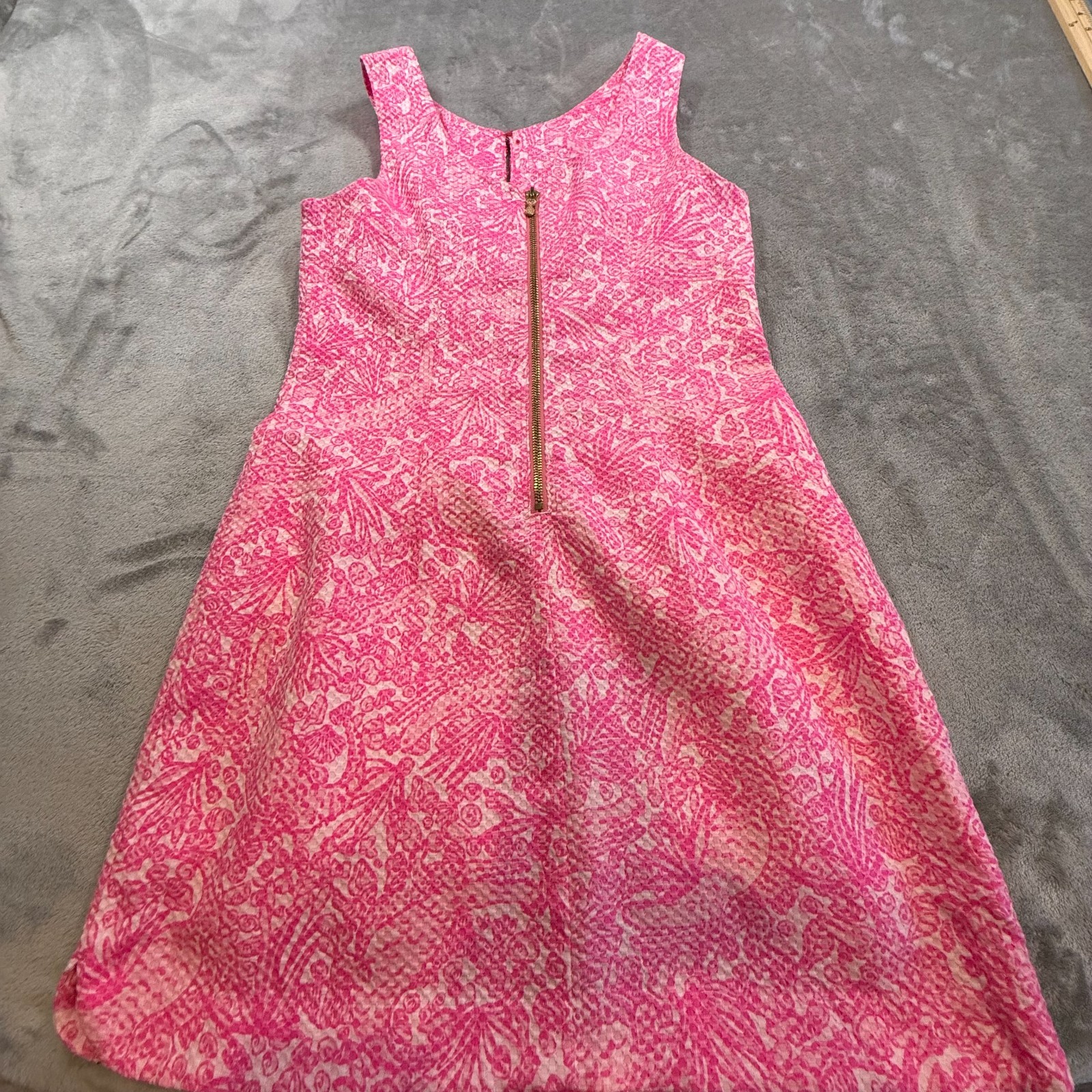 Lilly Pulitzer Pink Textured Floral Shift Dress Women’s Size 6 Sleeveless Zip Ba