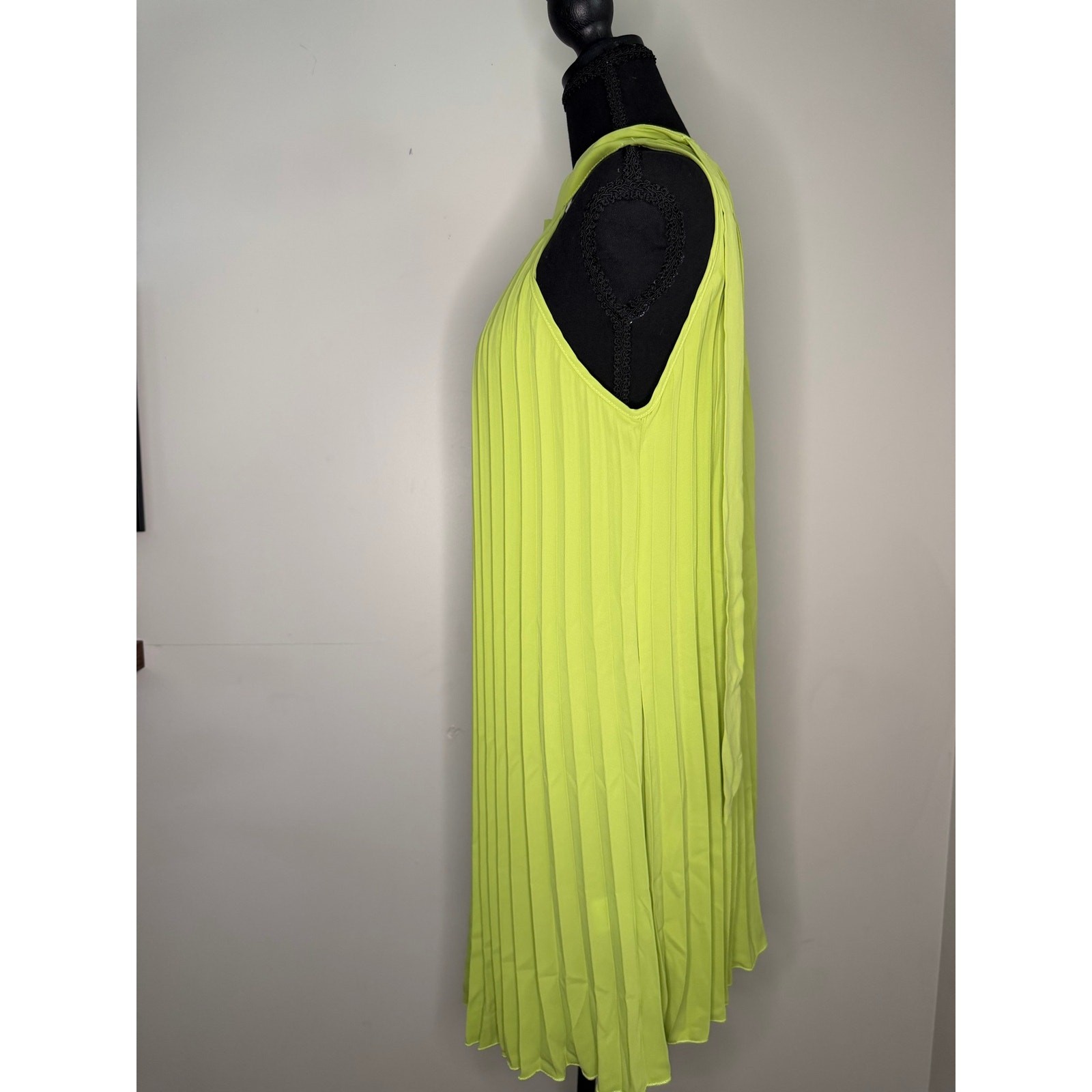 SweatyRocks Neon Lime Pleated Halter Midi Dress Size M NWT