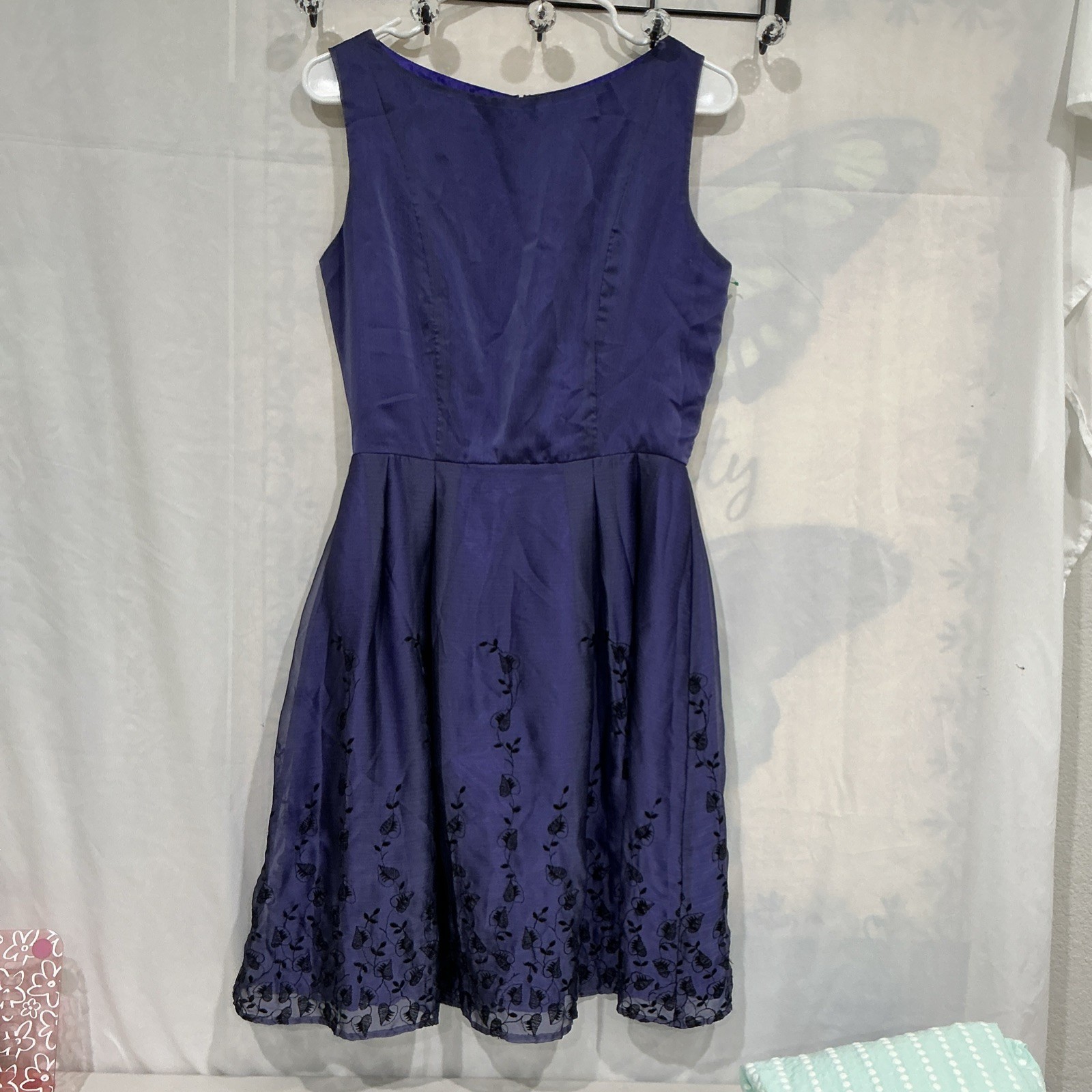 YesMartin Time Women’s Size M Purple Satin Boat Neck Fit & Flare Dress