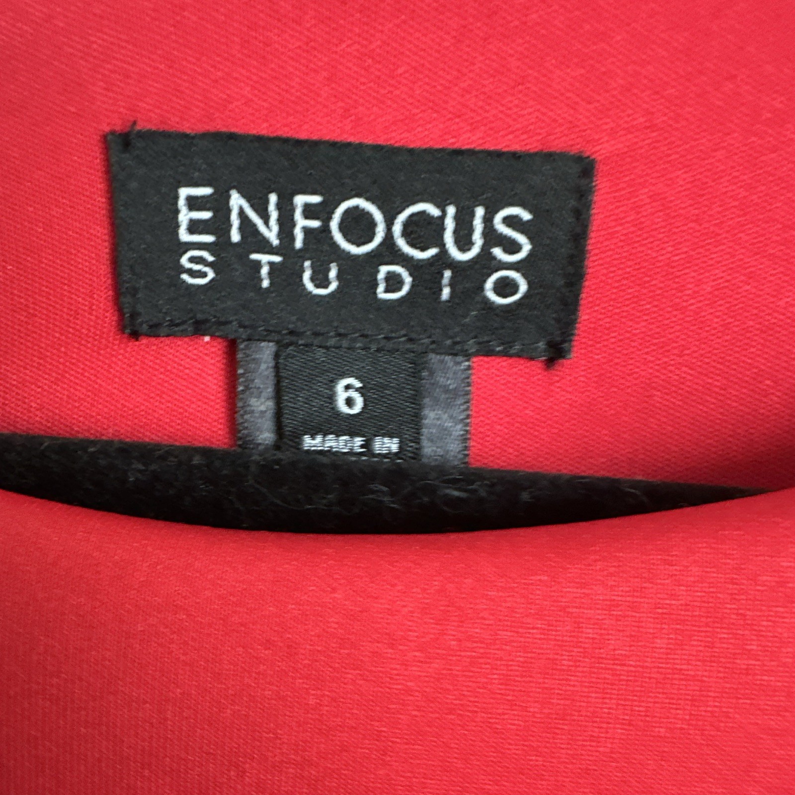 Enfocus Studio Red/Black/White Colorblock Sheath Crew Neck Cap Sleeve 6 Zip