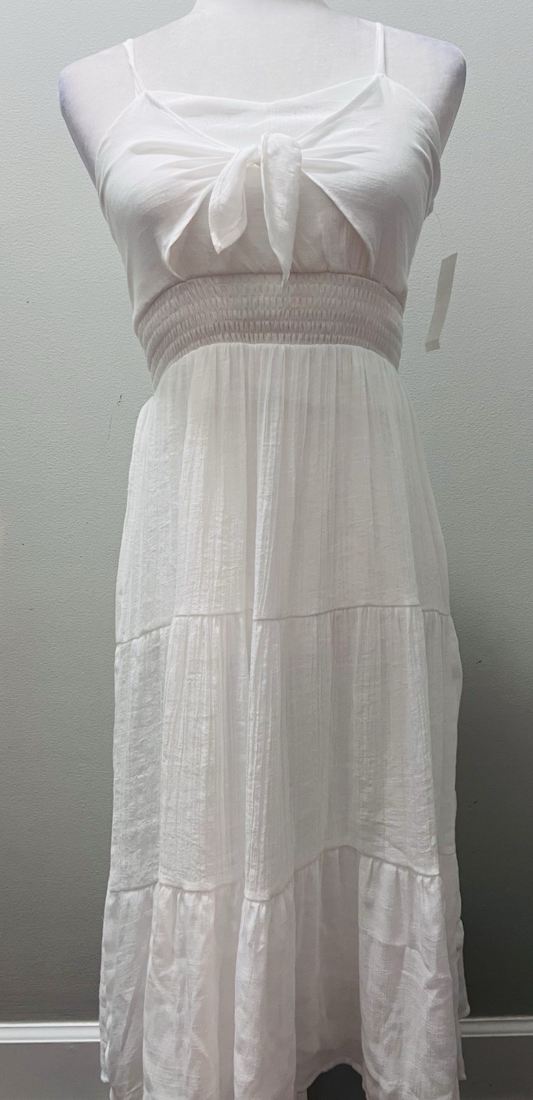 Amy Byer Sz 8 White Lightweight Lined Flowy Dress Adjustable Spaghetti Straps