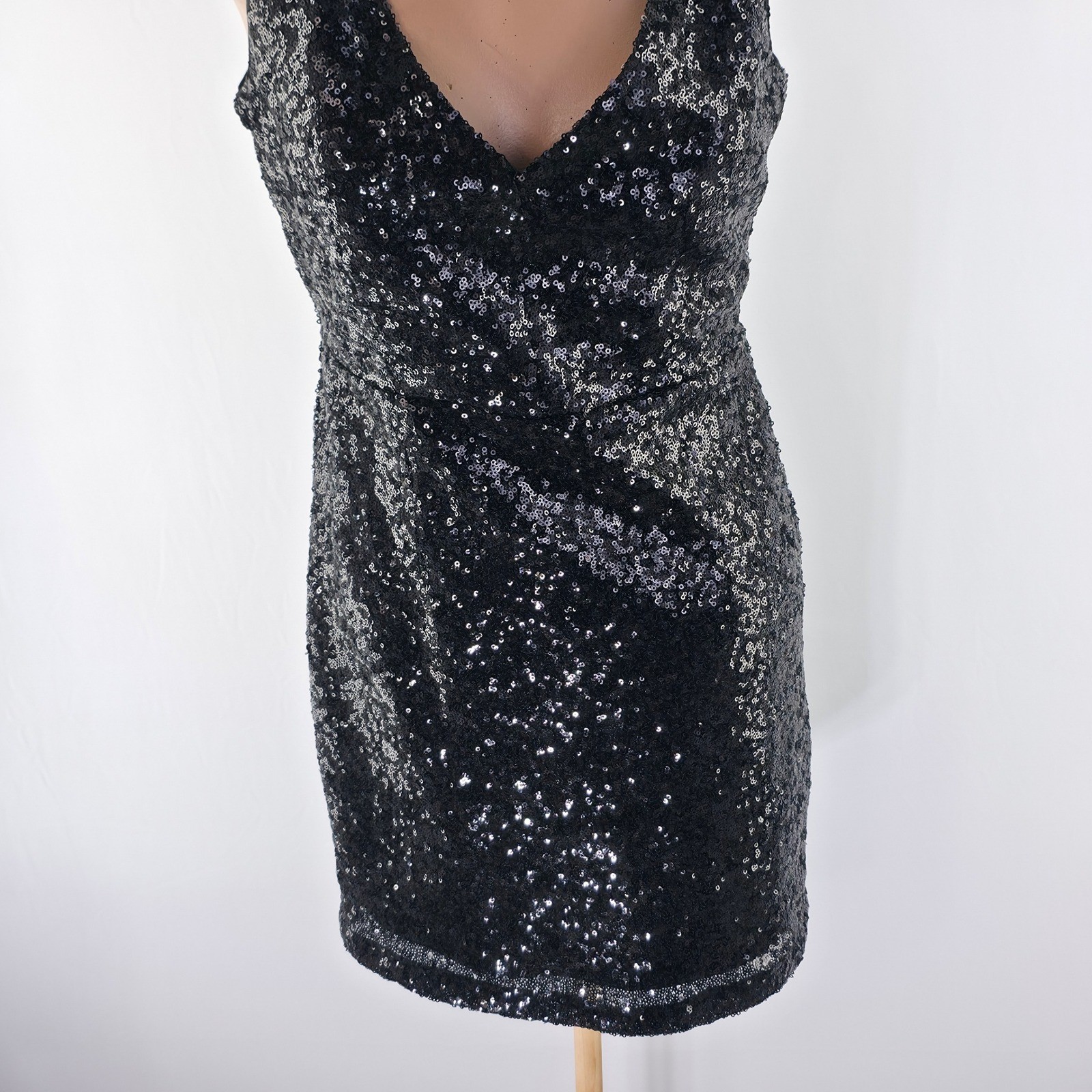 Lulus Sequin Cocktail Dress Womens Small Black Mini V-Neck Bodycon Party Gown