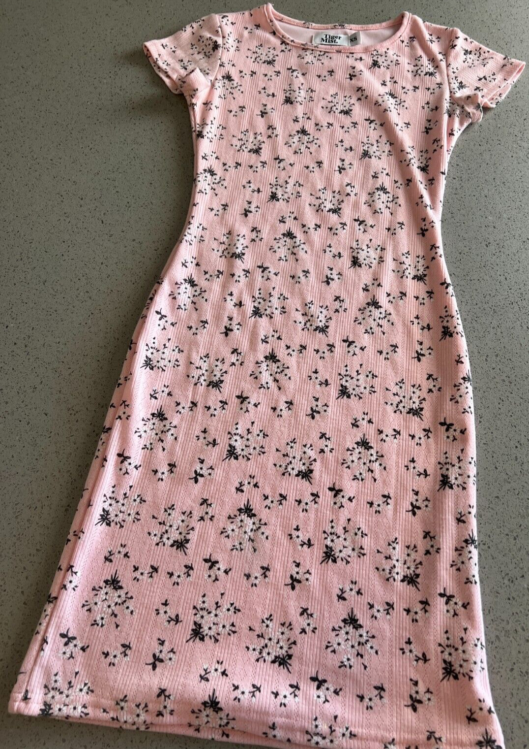 TIGERMIST T SHIRT DRESS SZ XS PINK & BLACK FLORAL BODYCON FESTIVAL FAIRY