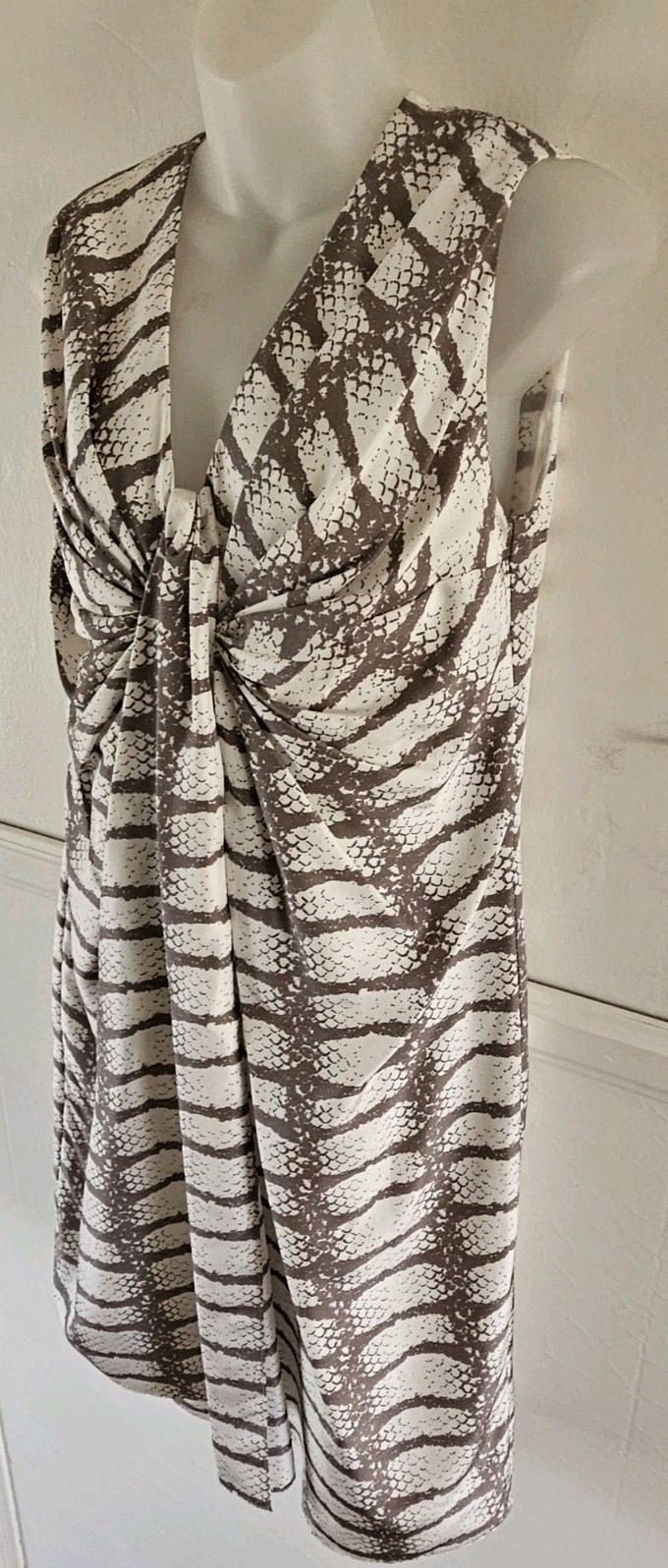 Boss by Hugo Boss Silk Draped Doresa Snake Pattern Dress Womens Sz 6 Never Worn