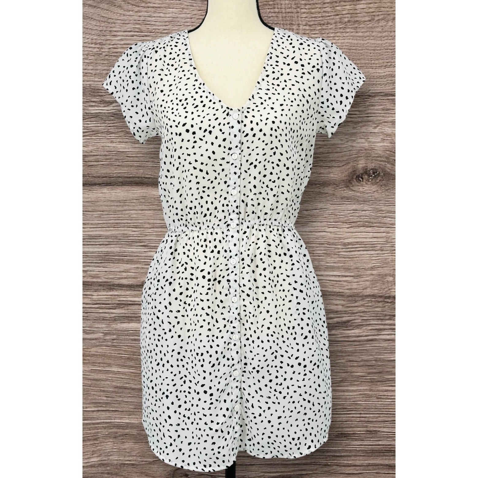 KIMCHI BLUE Mini Shirt Dress White Polka Dot Short Sleeve Button Front Medium