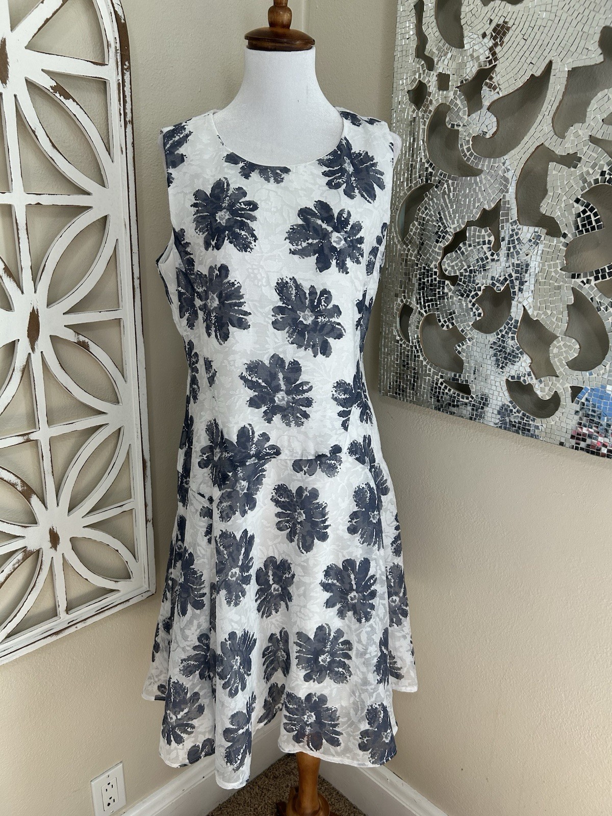 Tommy Hilfiger size 10 Blue Floral Print Fit & Flare Coastal Beachy Dress *033