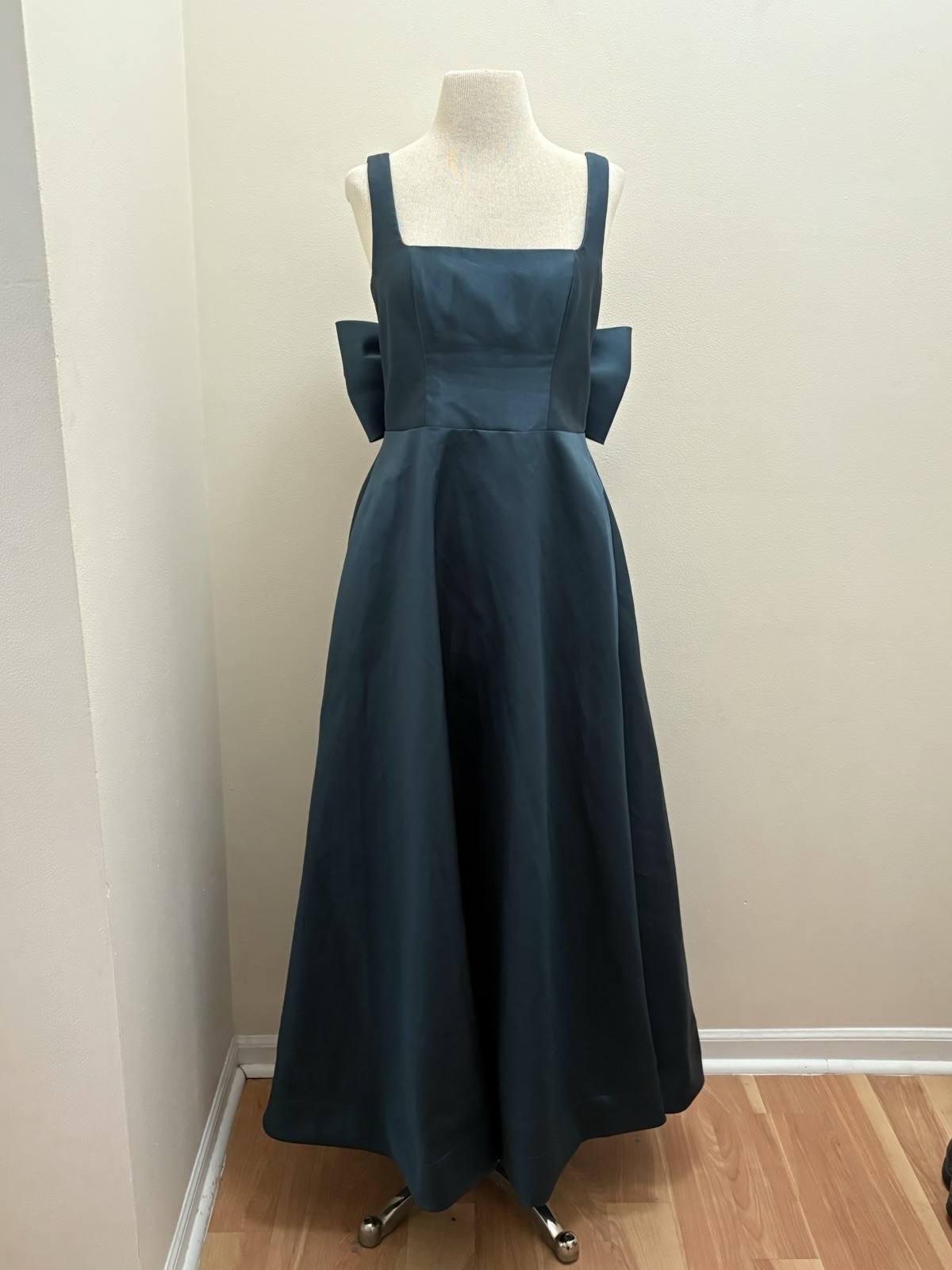 Dessy Collection Green Statement Bow Back Maxi Dress Size 6 Small Formal Elegant