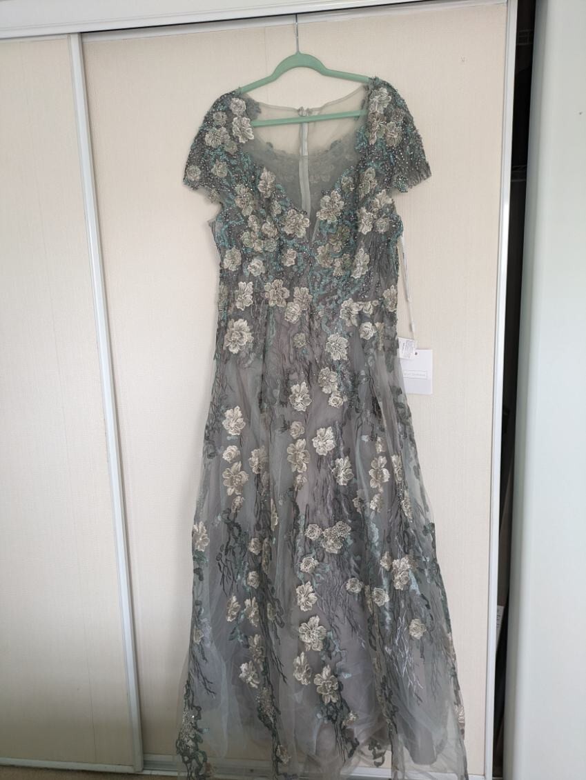 Mac Duggal Seamist Gown