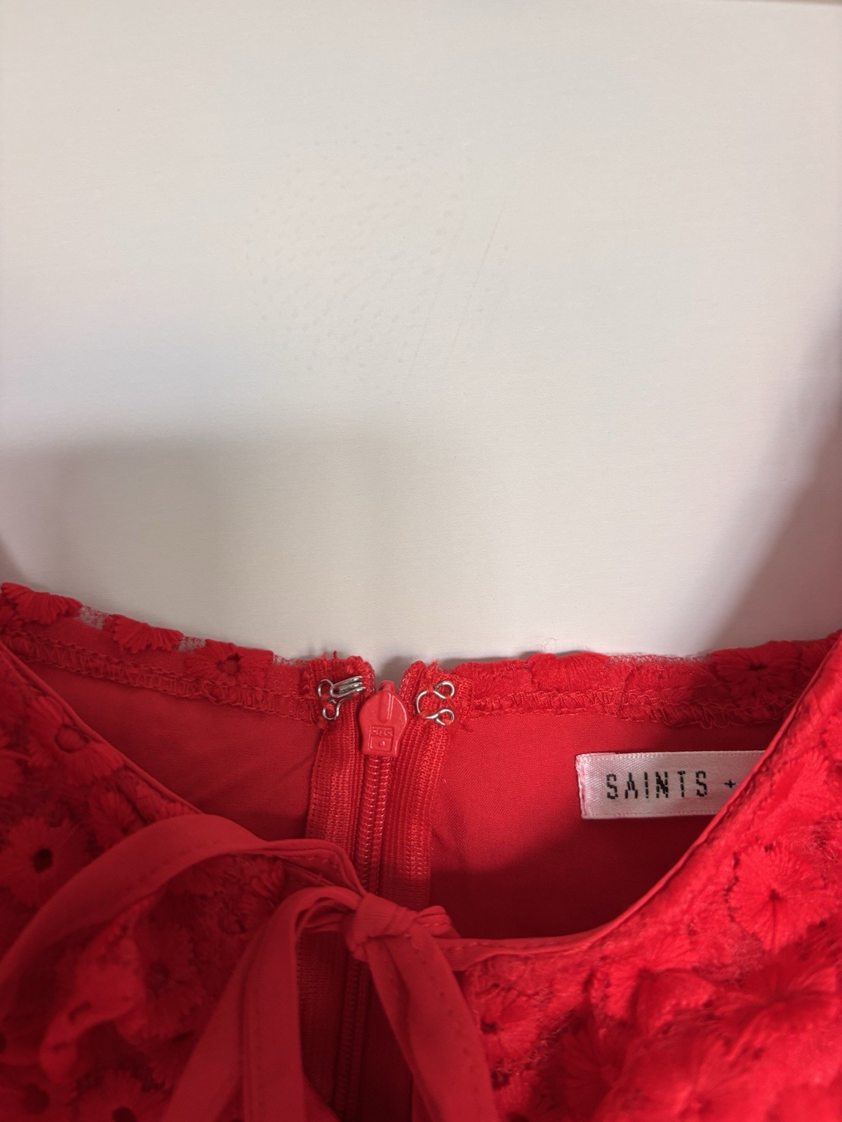SAINTS + SECRETS Red Floral Lace Scoop Neck Strappy Ruffle Zip Mini Dress M
