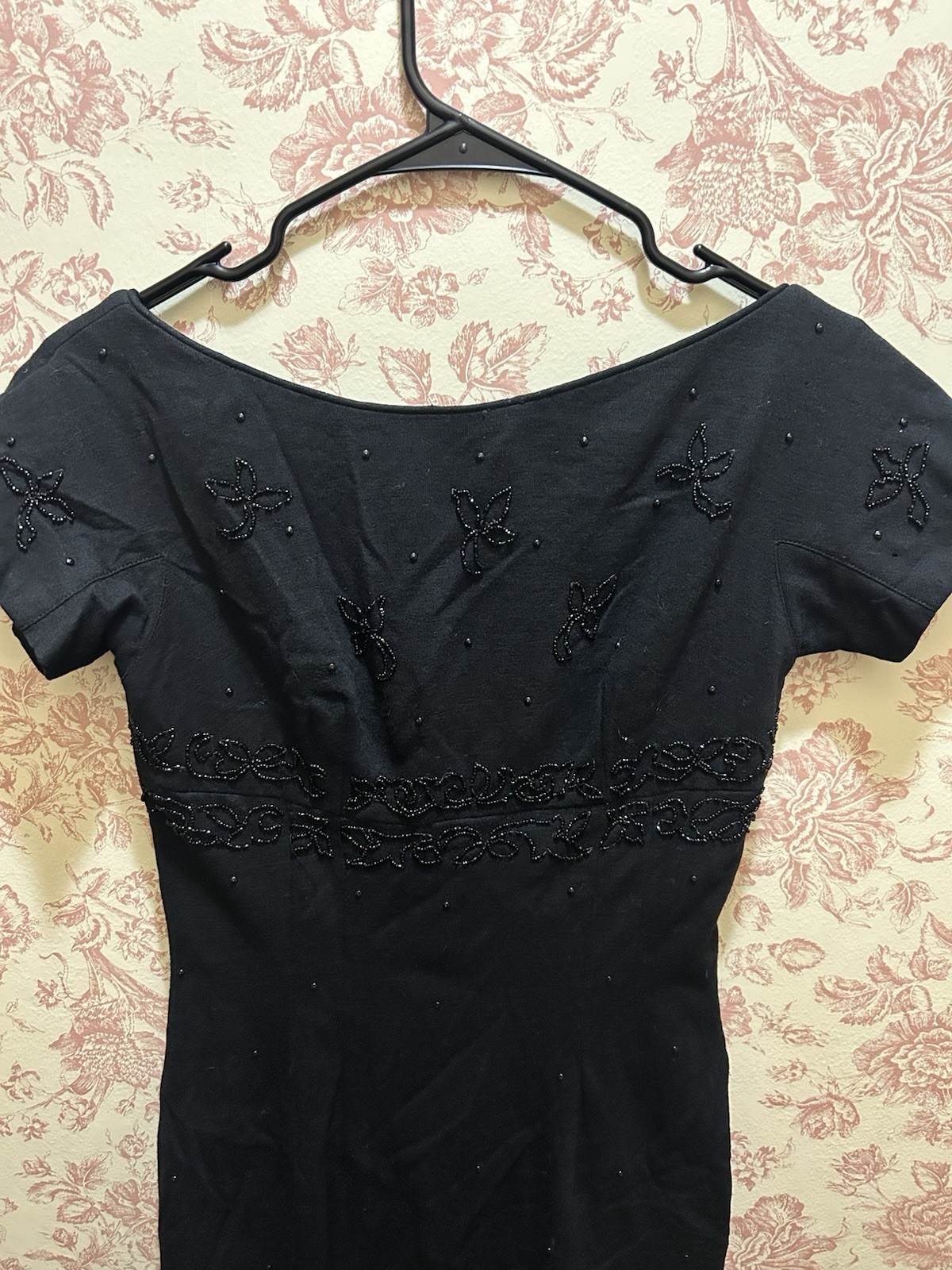 Campus Juniors Black Solid V-Neck Sheath Dress S Knee Length Beaded Embroidered