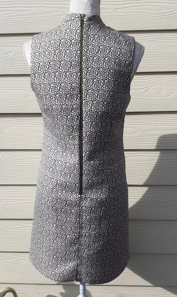 RED HERRING ~ thick fabric geometric print shift dress ~ subtle shimmer ~ 10