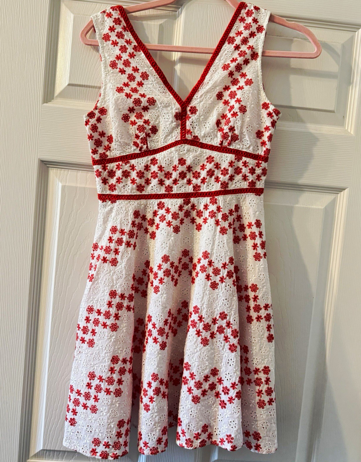 Blue Rain White/Red Floral Eyelet Fit & Flare Knee-Length V-Neck Dress Sz S