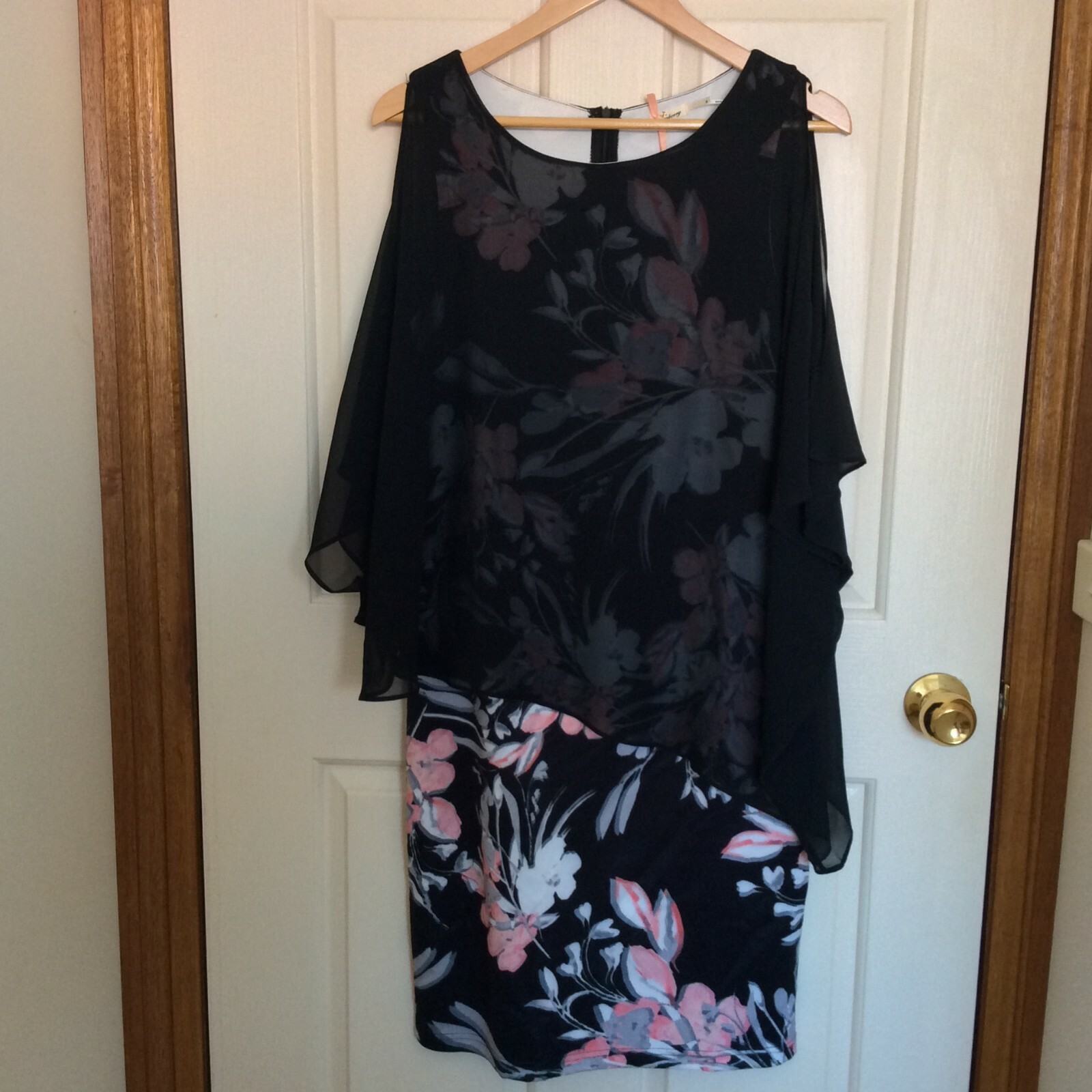 TEABERRY ANGLE CHIFFON OVERLAY WITH PINK/GREY FLORAL DRESS SIZE 8