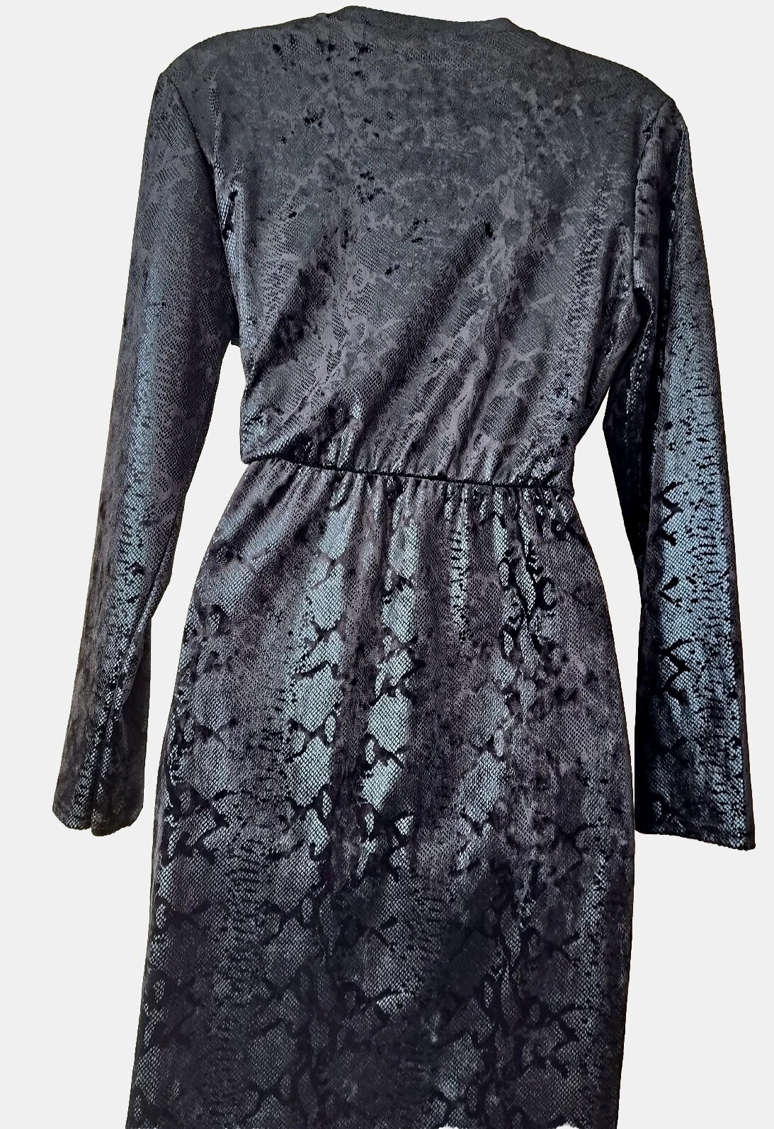 Womans Dress Kurt Muller Black wrapped snakeskin printed long sleeves Size 12