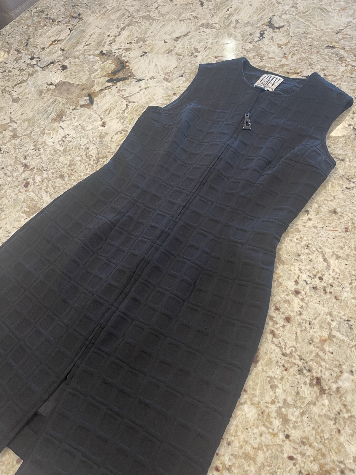 Carmen Marc Valvo Classic Geometric Black Sheath Dress Versatile Luxury Size 8