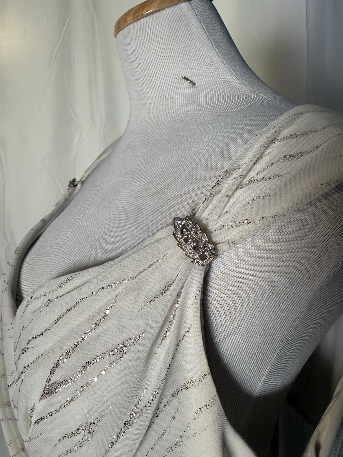 R&M Richards Ivory/Silver Glitter Beaded Chiffon V-Neck Long Gown 16